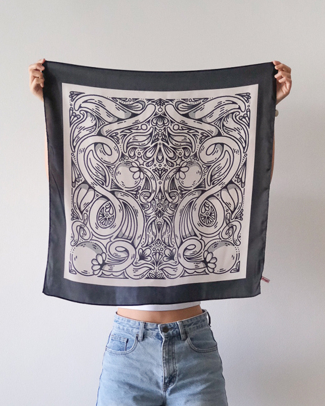 Flourish Scarf (Black)